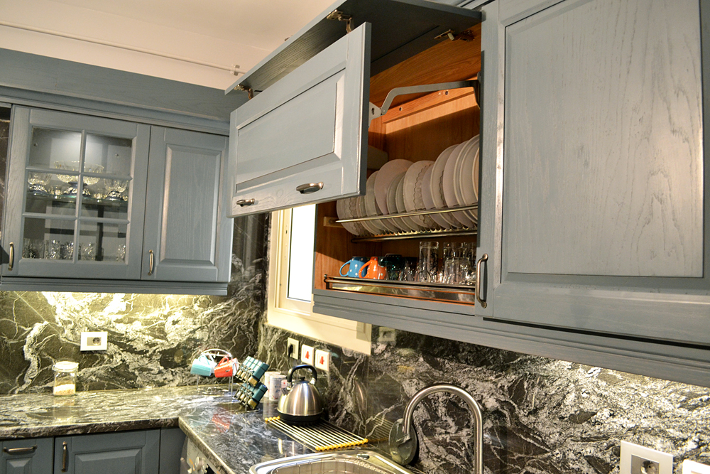 plates cabinets with mechanism oak kitchen