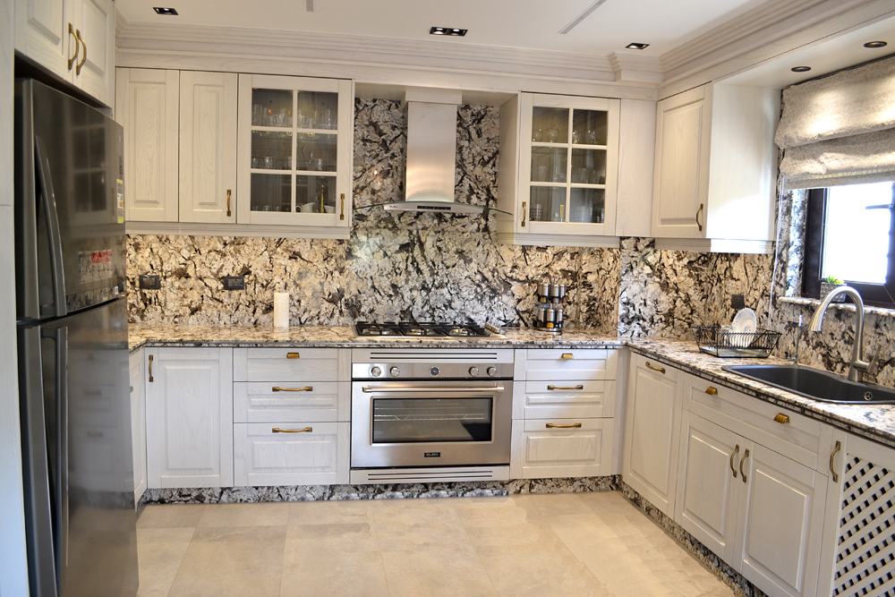 oak kitchen cabinets