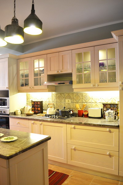 beige pitch pine kitchen cabinets