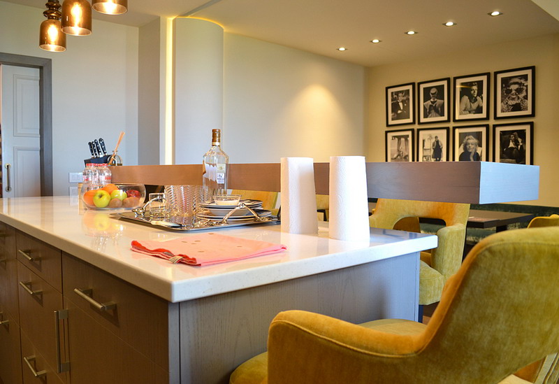 Modern MDF American Kitchen design with oak veneer