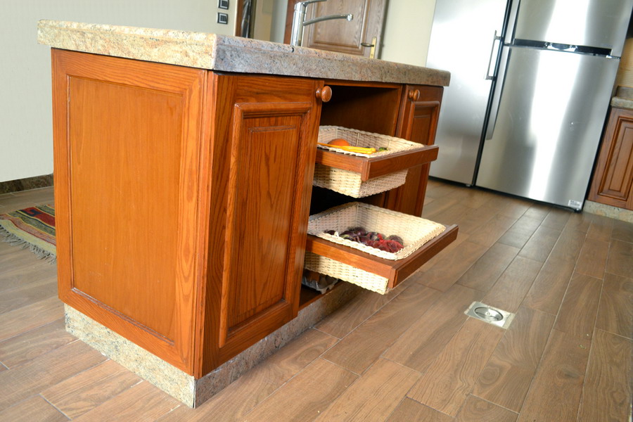 Oak classic brown kitchen island
