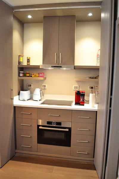 Modern beige MDF kitchen cabinets with oak veneer