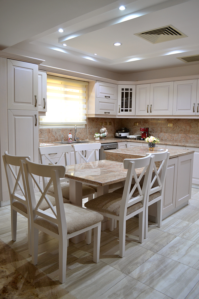 Classic kitchen pine with island
