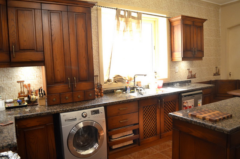 Oak classic kitchen cabinets