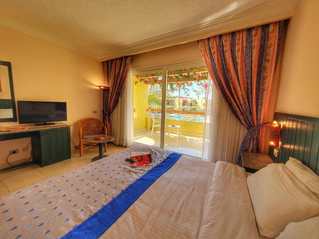 Iberotel Palm Beach - Hurghada hotel room furniture